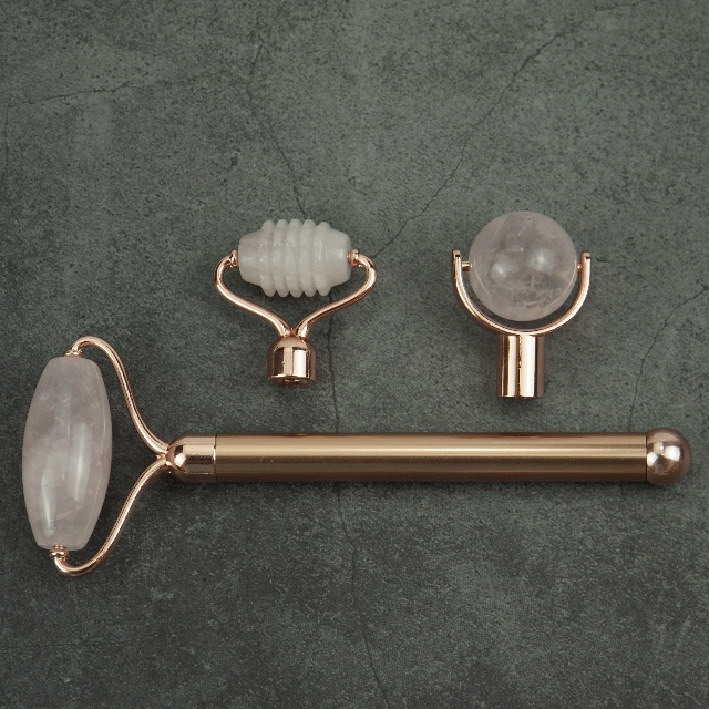 Buona qualità Massaggio a rulli di giada per la bellezza del collo di bellezza 3 in 1 set di pietra al quarzo rosa